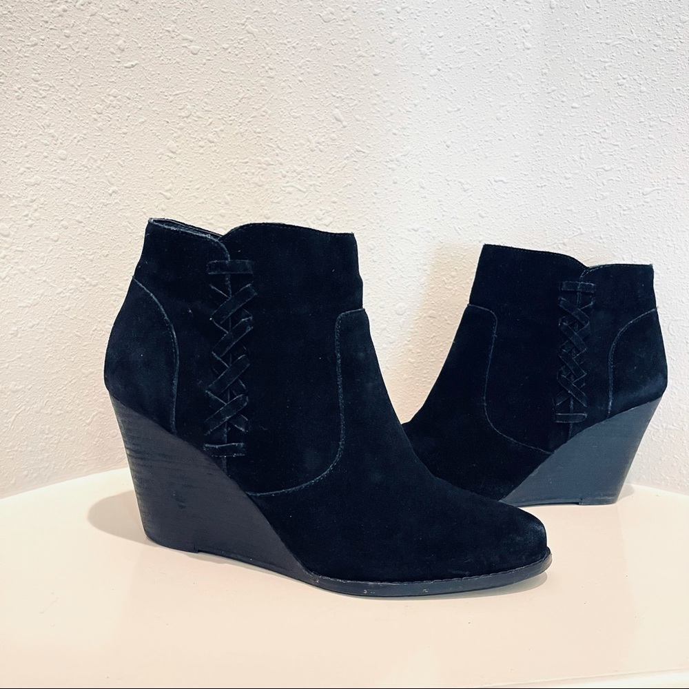 Jessica Simpson Charee Split Suede Wedge Black Women’s Bootie Size 10